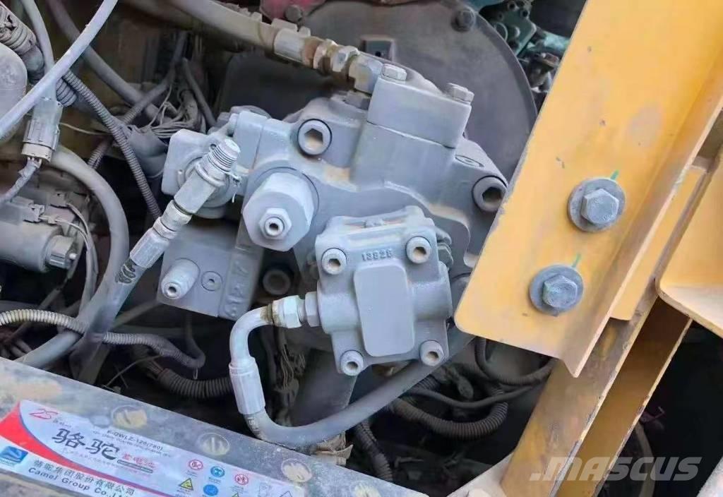 Volvo EC 80 D حفارات زحافة