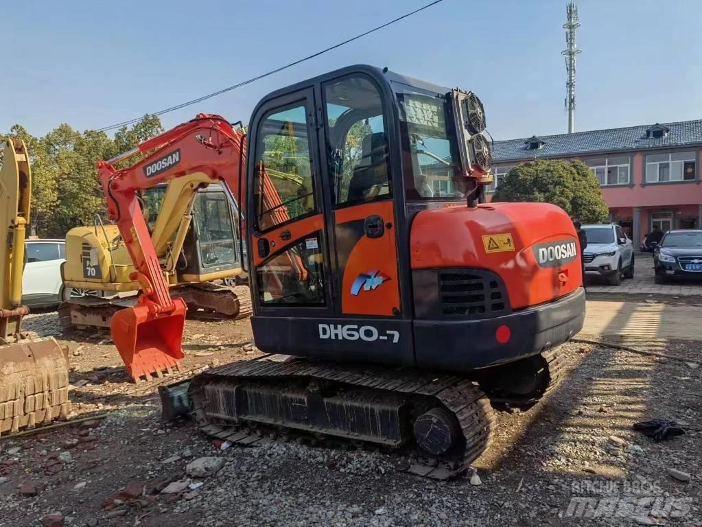 Doosan DH 60-7 حفارات صغيرة أقل من 7 طن (حفارات صغيرة)