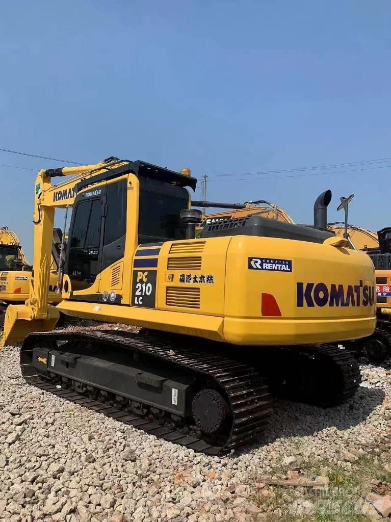 Komatsu PC 210 LC حفارات زحافة