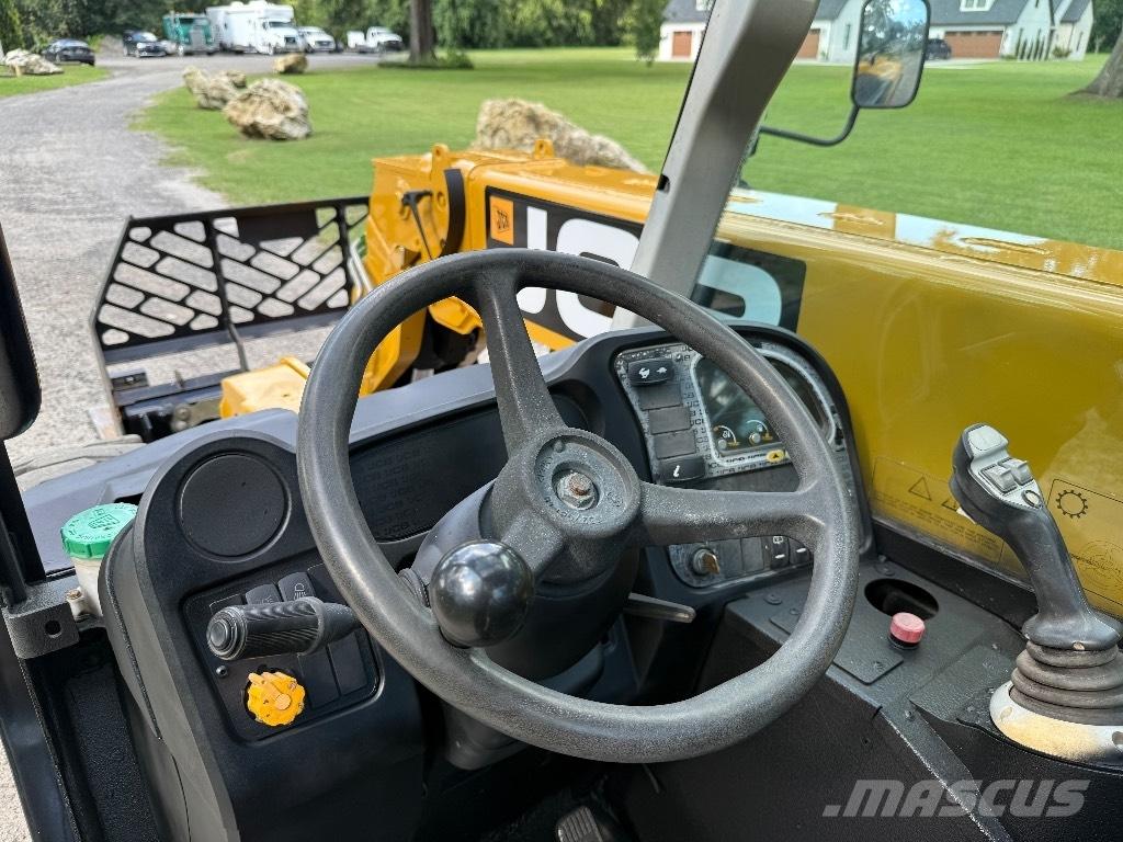 JCB 525-60 مناولات متداخلة