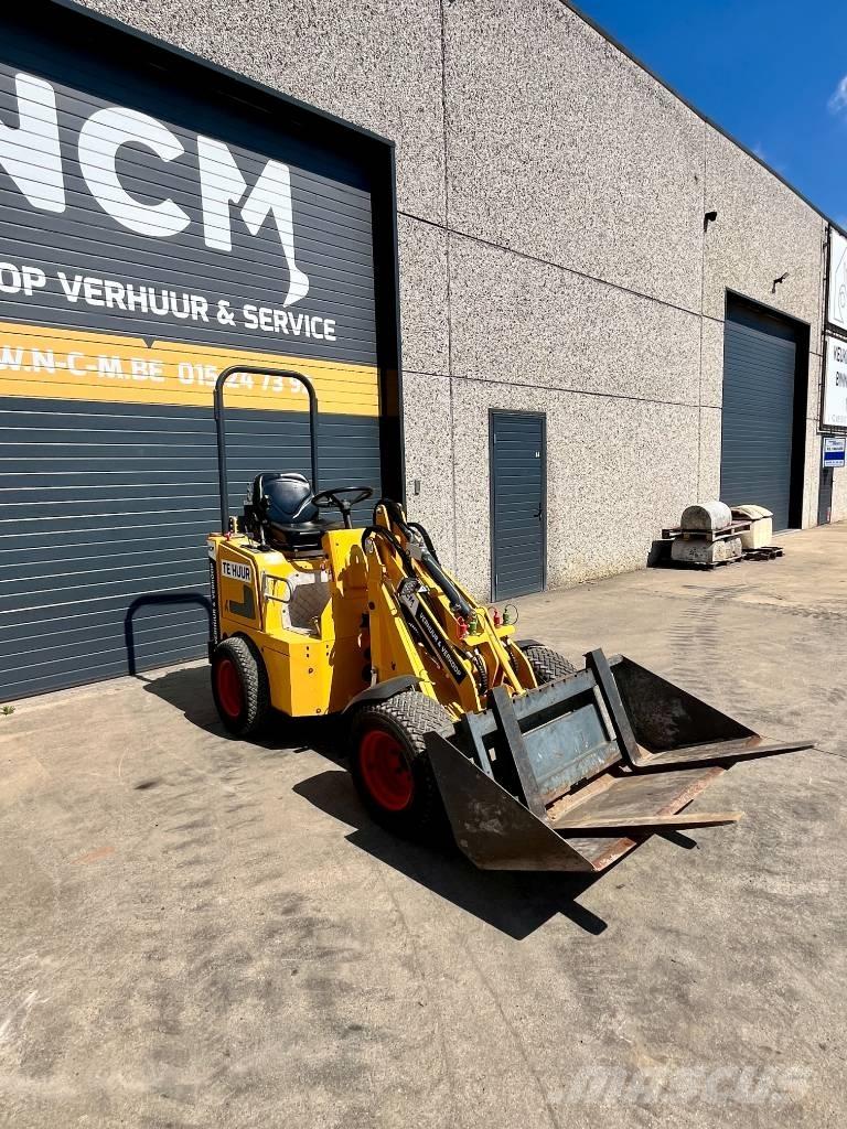 Knikmops KM 100 لوادر بعجل