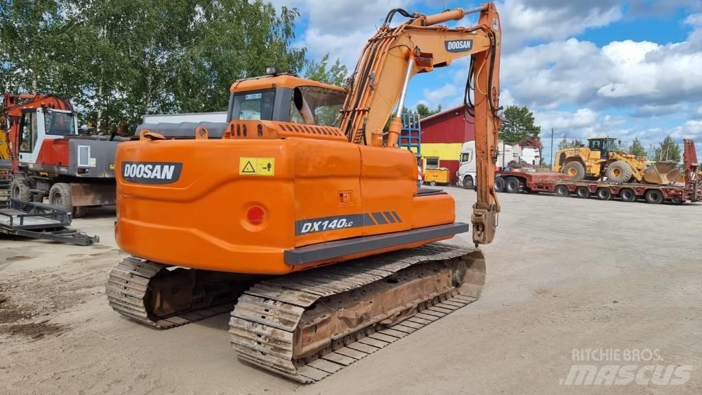 Doosan DX 140 LC-3 حفارات زحافة