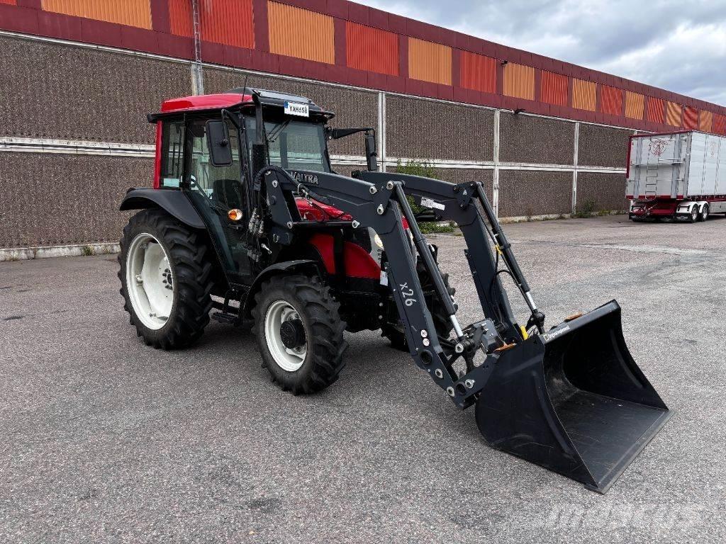 Valtra A 73 الجرارات