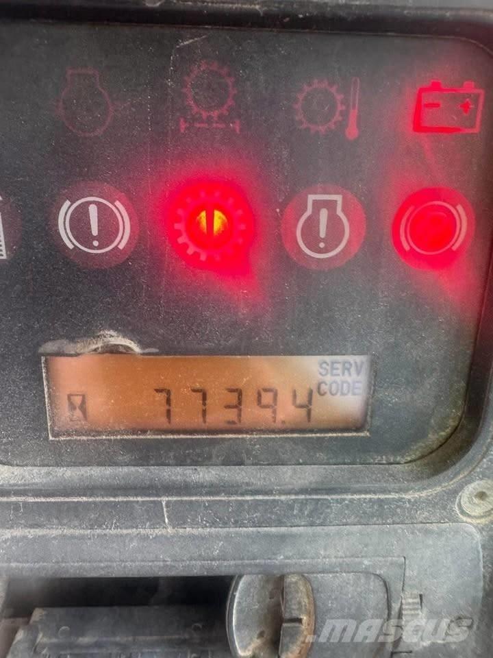 CAT D 6 N بلدوزرات مجنزرة