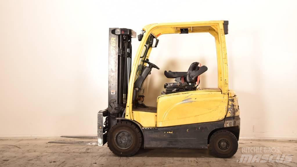 Hyster J 2.5 XN شاحنات ذات رافعات شوكية تعمل بالكهرباء