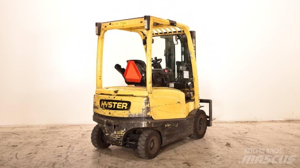 Hyster J 2.5 XN شاحنات ذات رافعات شوكية تعمل بالكهرباء