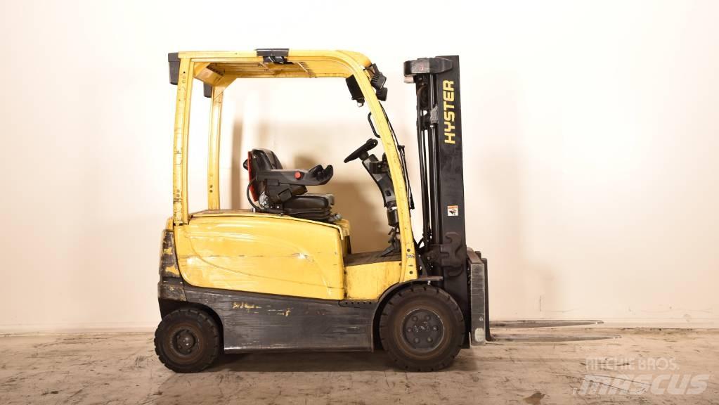 Hyster J 2.5 XN شاحنات ذات رافعات شوكية تعمل بالكهرباء