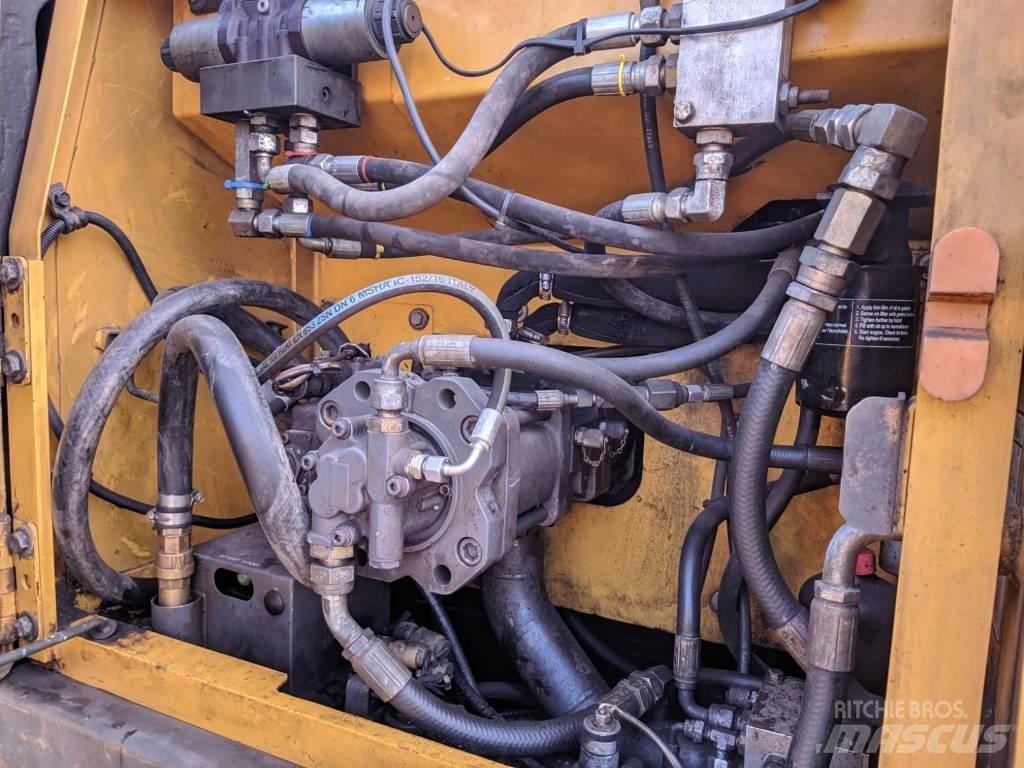 Volvo EC 160 B LC حفارات زحافة