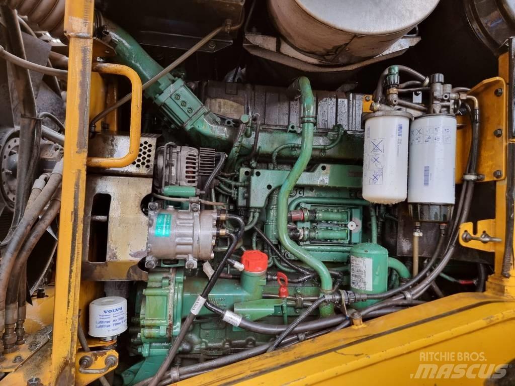 Volvo L 180 F لوادر بعجل