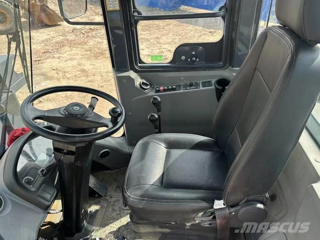 XCMG LW 300 F لوادر بعجل