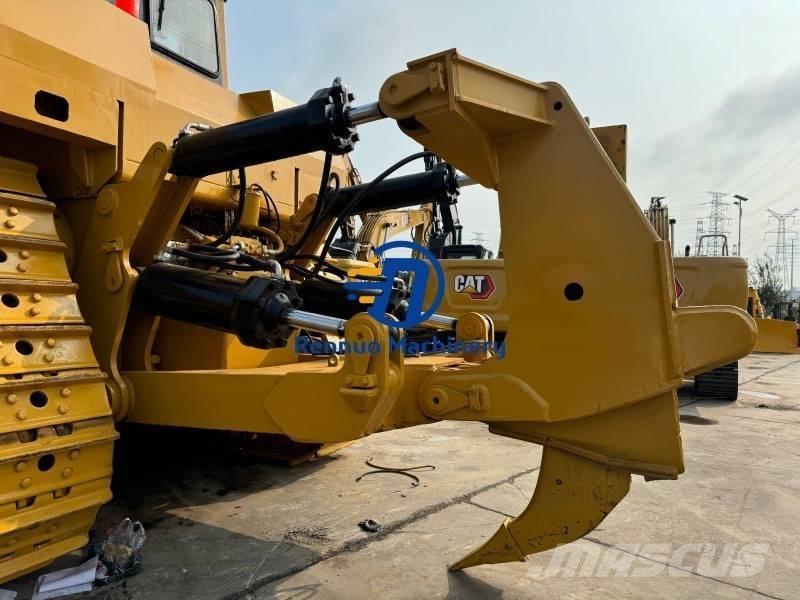 CAT D 10 R بلدوزرات مجنزرة