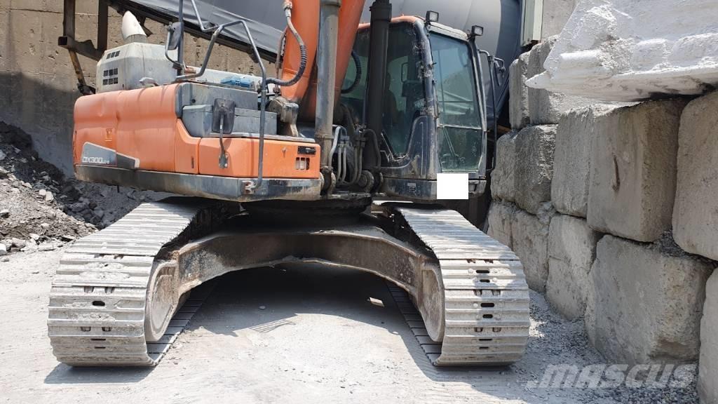 Doosan DX 300 LC-5 حفارات زحافة