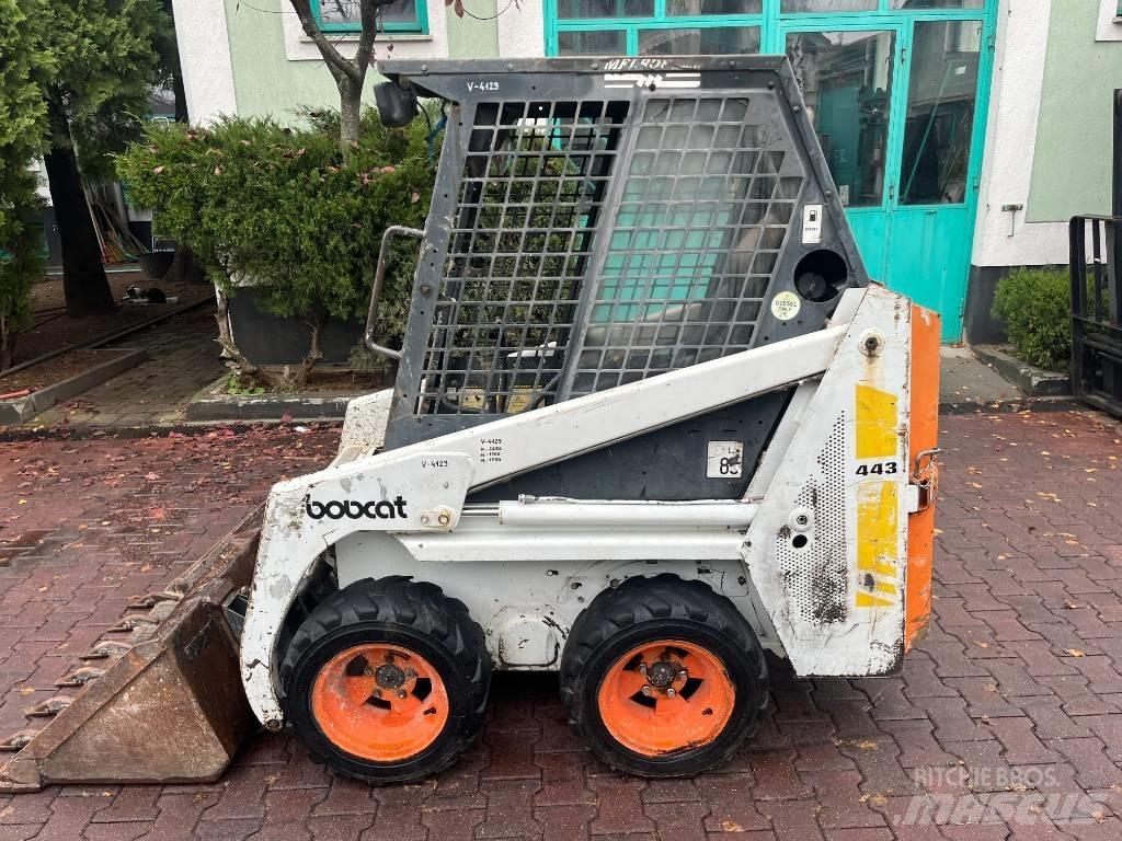 Bobcat 443    V-4129 مناولات متداخلة