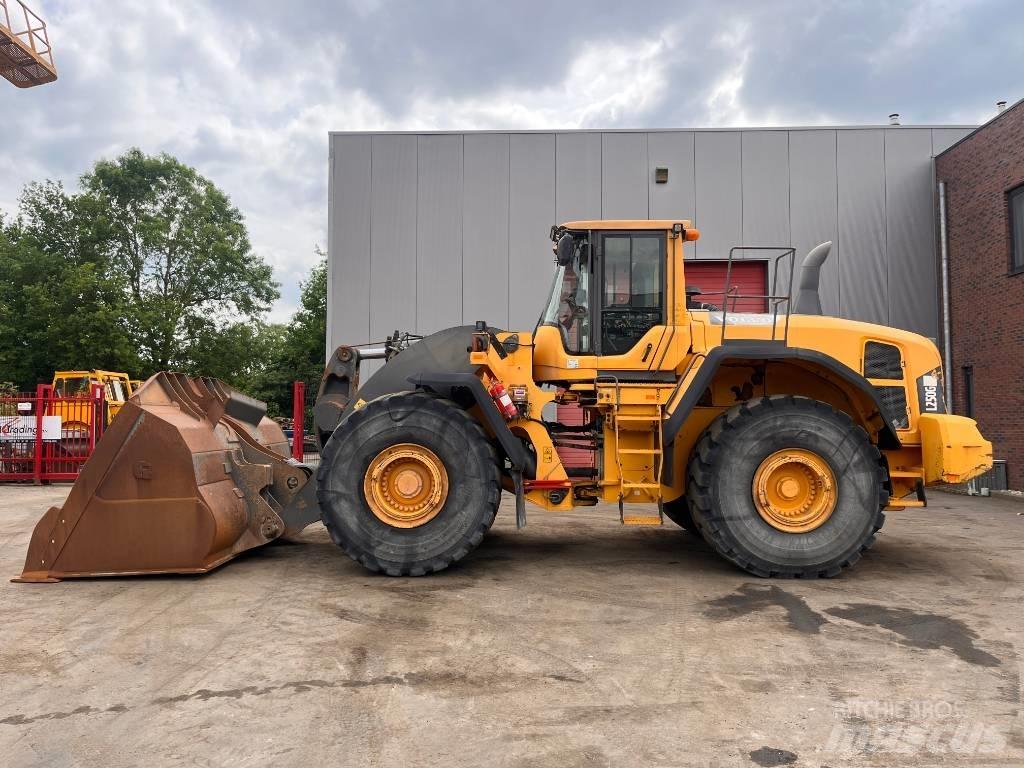 Volvo L250G لوادر بعجل