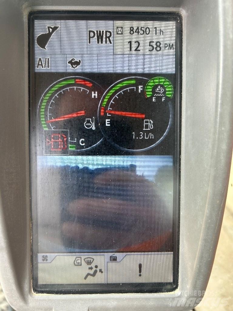 Hitachi ZX 210 LC-6 حفارات زحافة