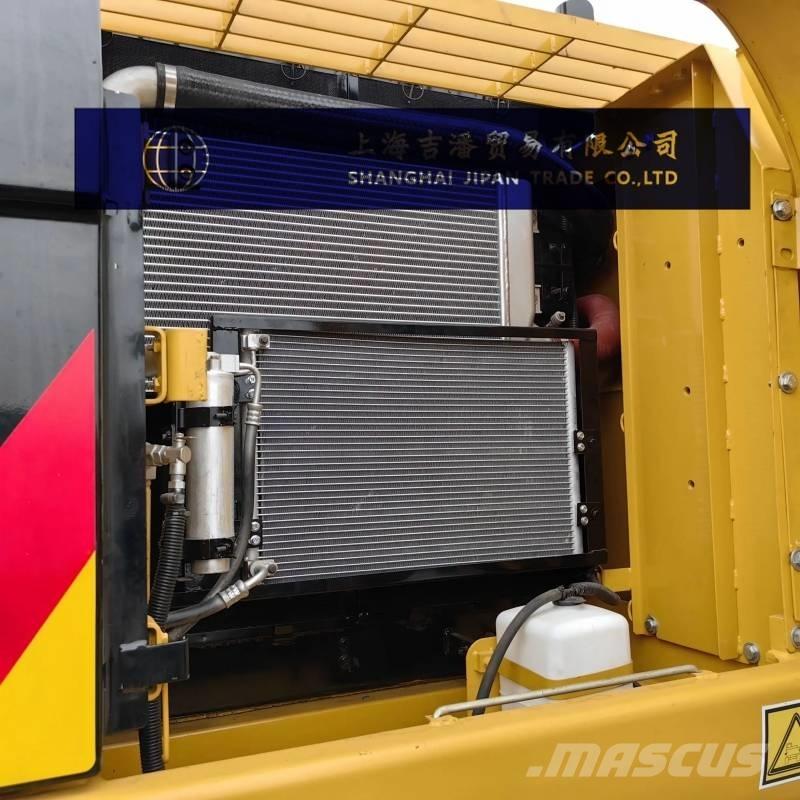 CAT 320 D حفارات زحافة