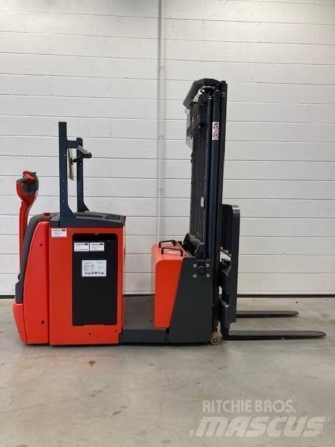 Linde L12AC/1171-01 معدات التكديس الجوالة