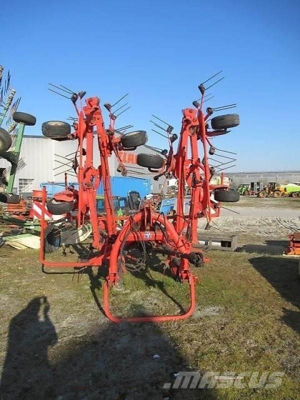 Kuhn GF8702 مكابس وميبسات التبن