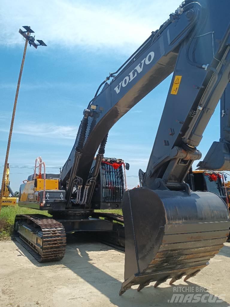 Volvo EC 480 D حفارات زحافة