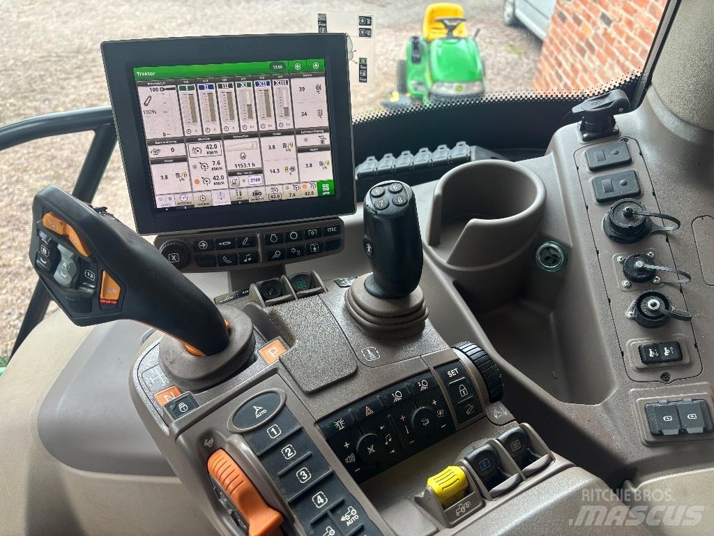 John Deere 6130 R الجرارات