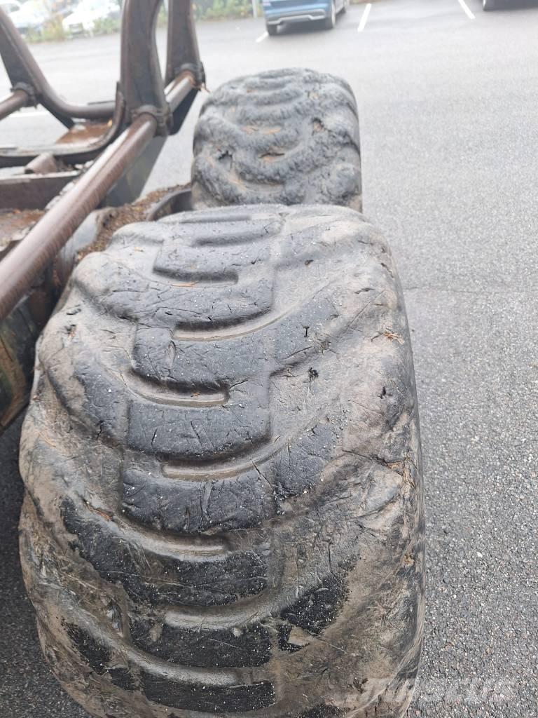 Timberjack 1010B شاحنات