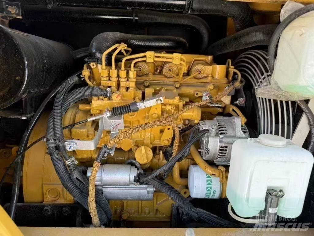 CAT 307E2 حفارات زحافة