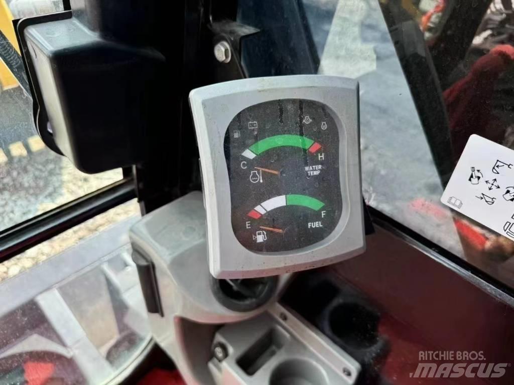 CAT 307E2 حفارات زحافة