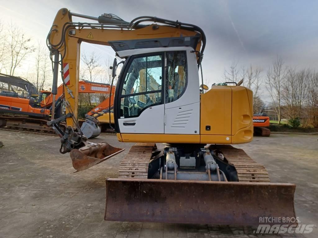 Liebherr R 914 حفارات زحافة