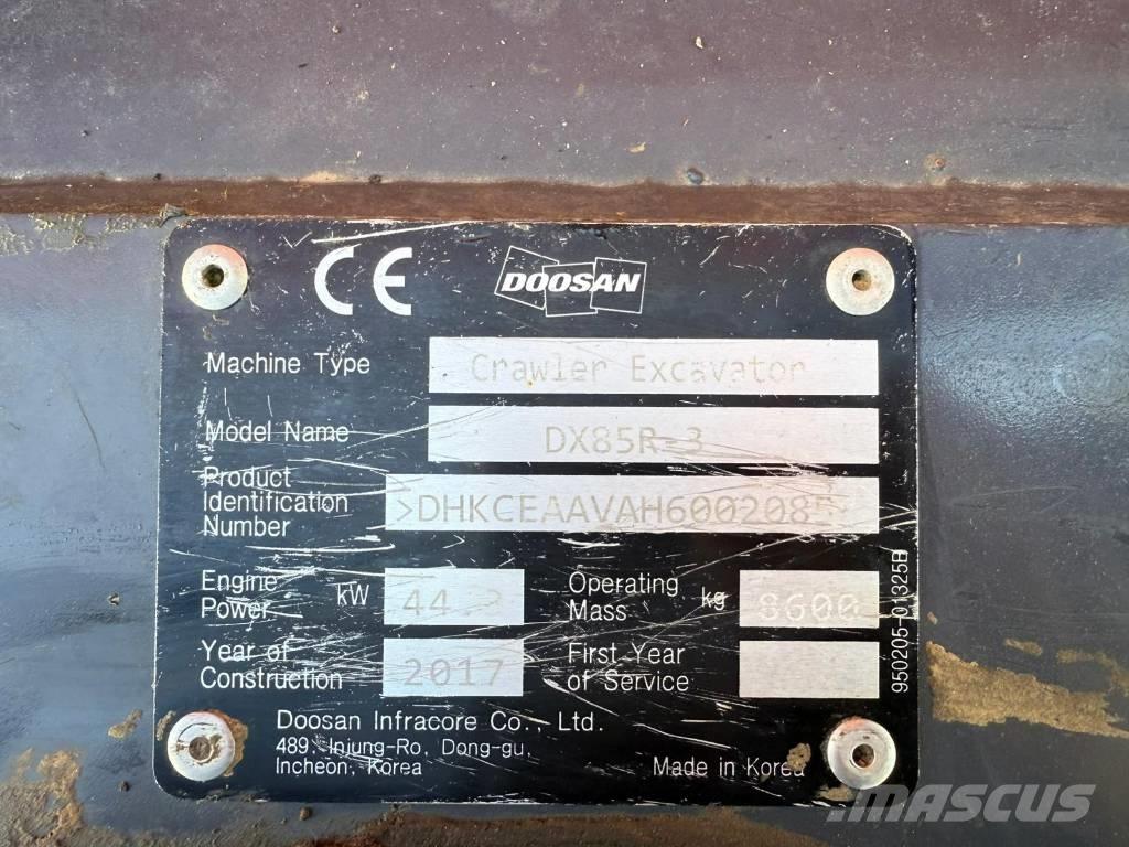 Doosan DX 85 R-3 حفارات وسط 7 طن - 12 طن