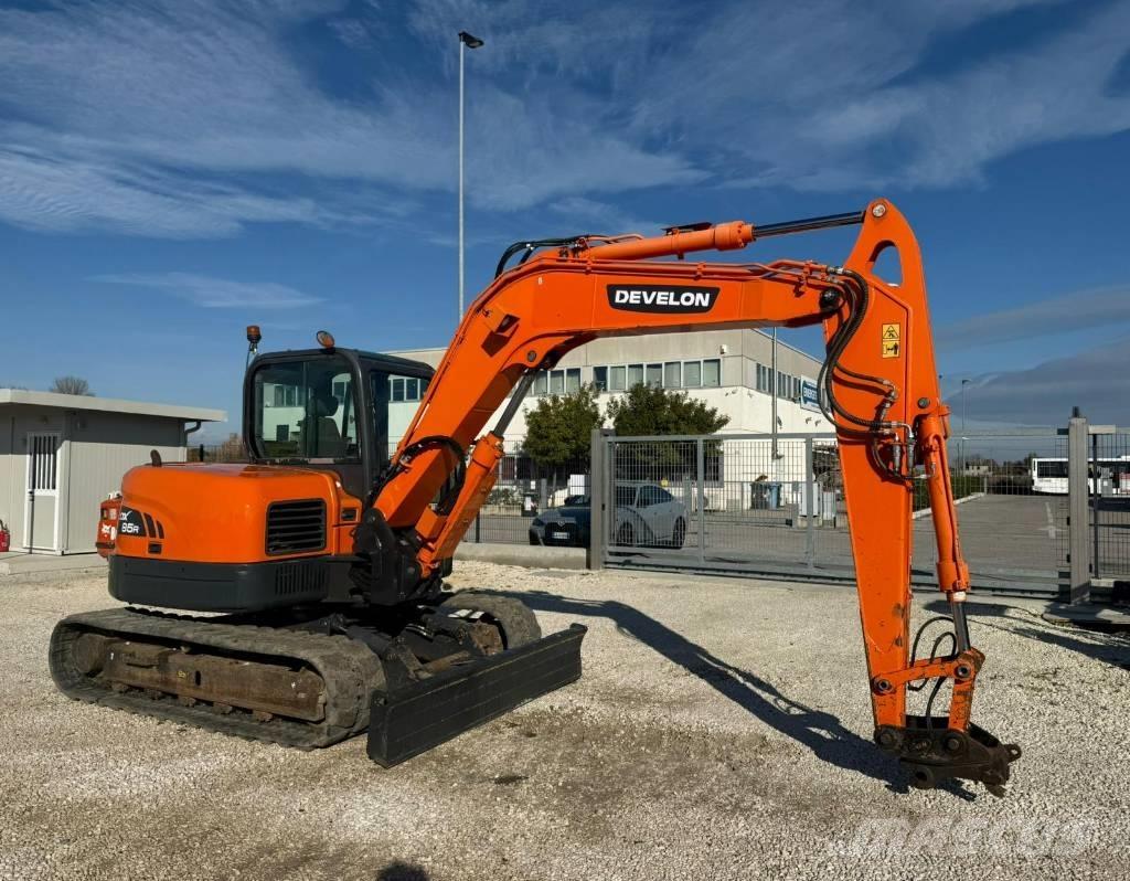 Doosan DX 85 R-3 حفارات وسط 7 طن - 12 طن