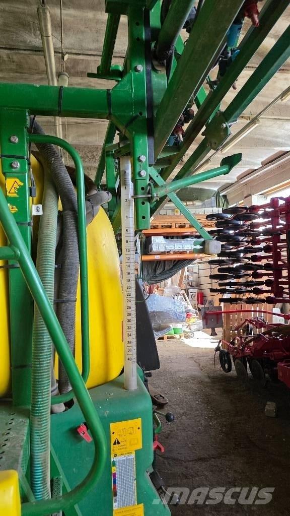 John Deere M 740 i الرشاشات
