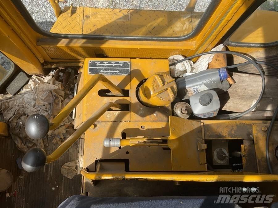 CAT 950 C لوادر بعجل