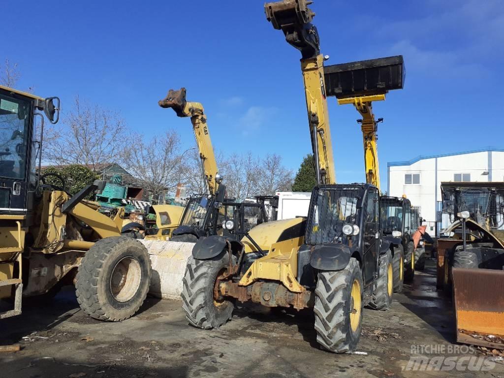 CAT TH 337 c معدات مناولة لأغراض الزراعة