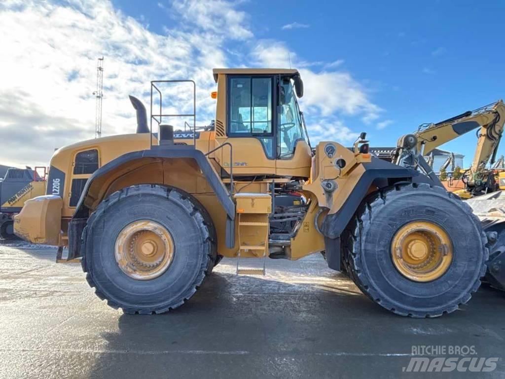 Volvo L 220 G لوادر بعجل
