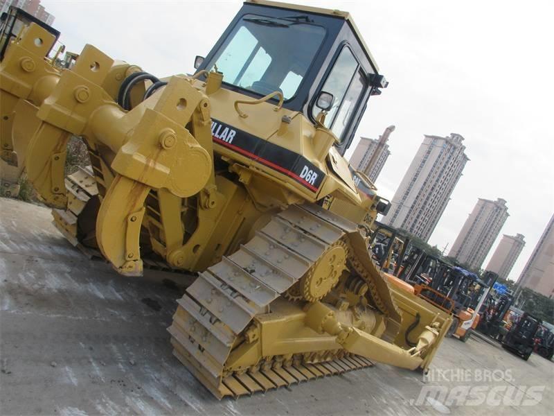 CAT D 6 R معدات تمهيد الطرق