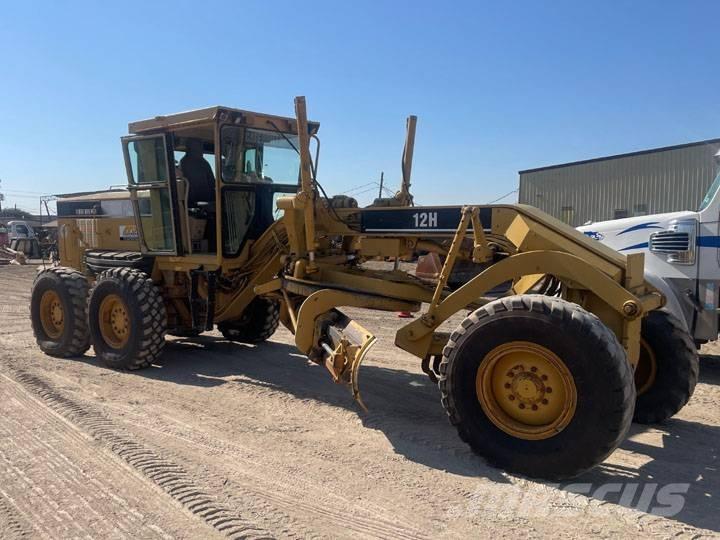 CAT 12 H معدات تمهيد الطرق