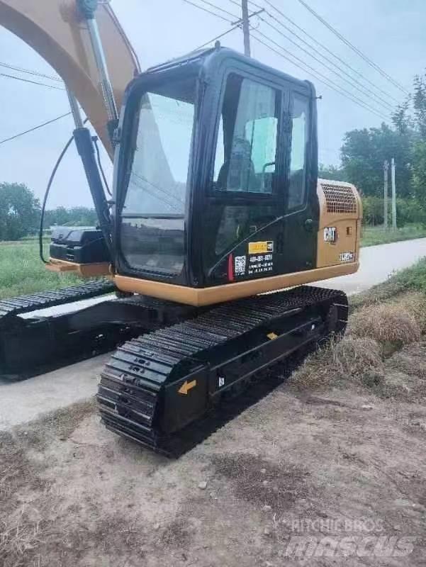 CAT 313 D2 GC حفارات زحافة