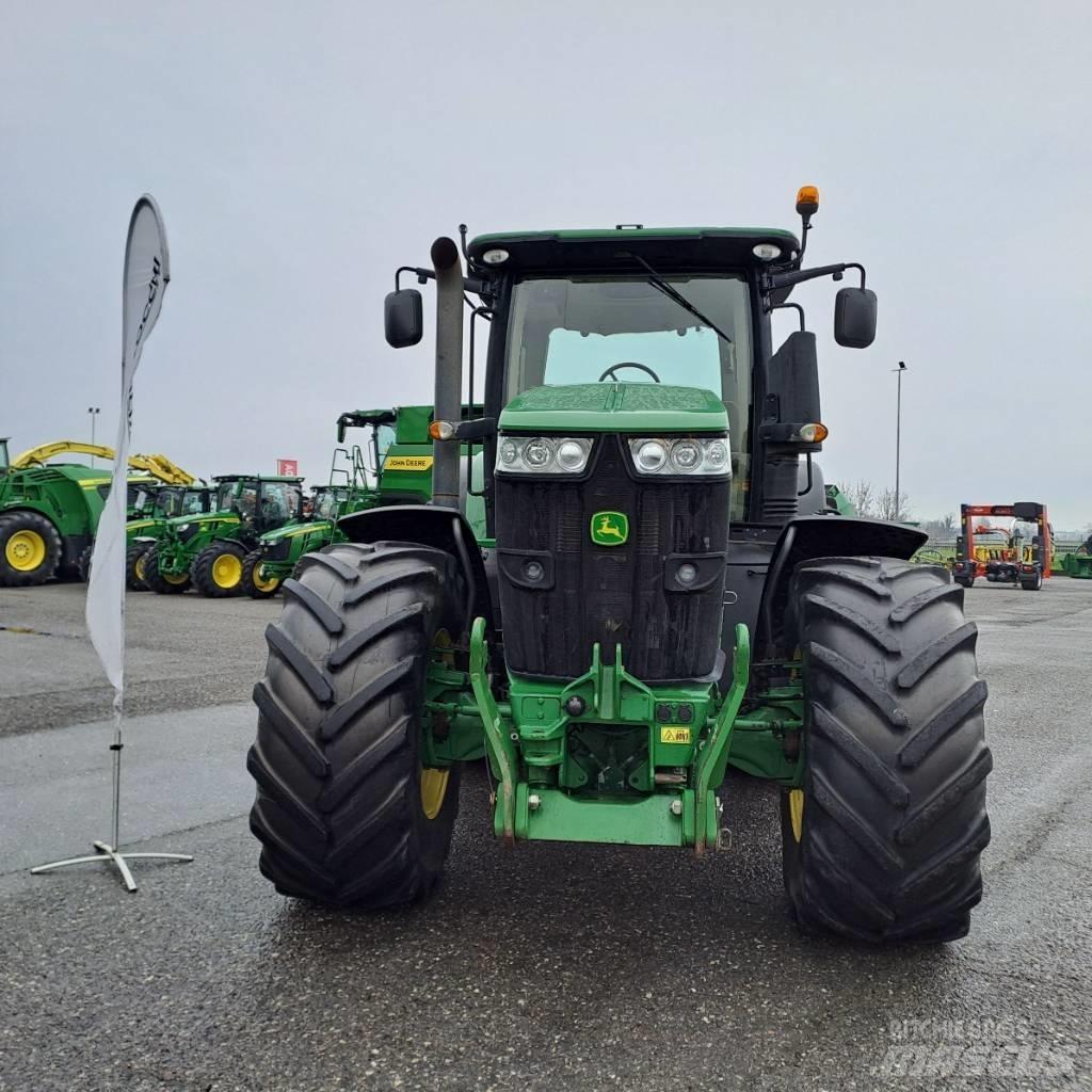 John Deere 7230 R الجرارات
