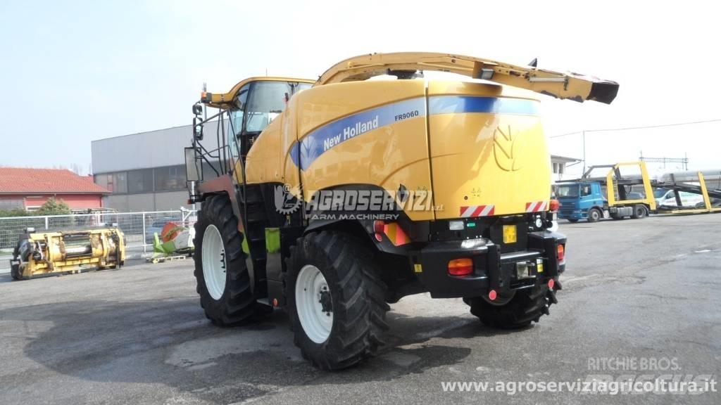New Holland FR 9060 علافات ذاتية الدفع