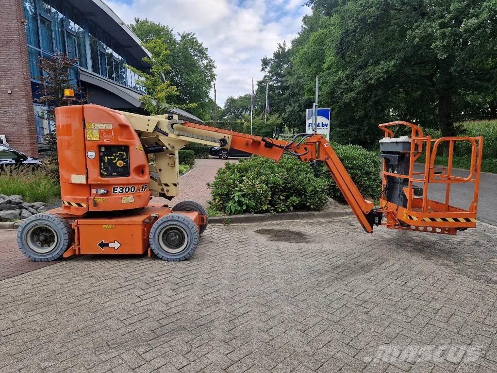 JLG E300AJP رافعات سلة مفصلية