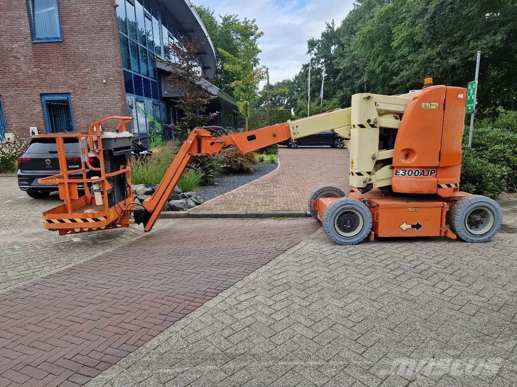 JLG E300AJP رافعات سلة مفصلية