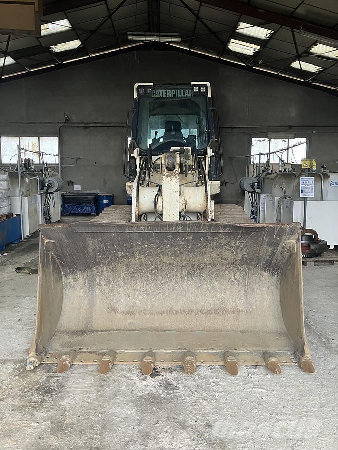 CAT 963D لوادر زحافة