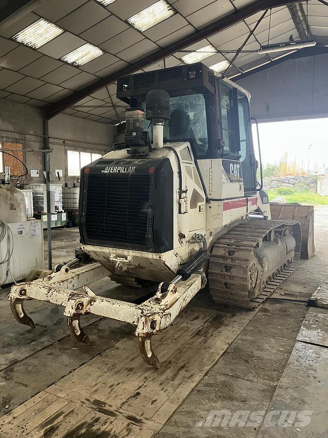 CAT 963D لوادر زحافة