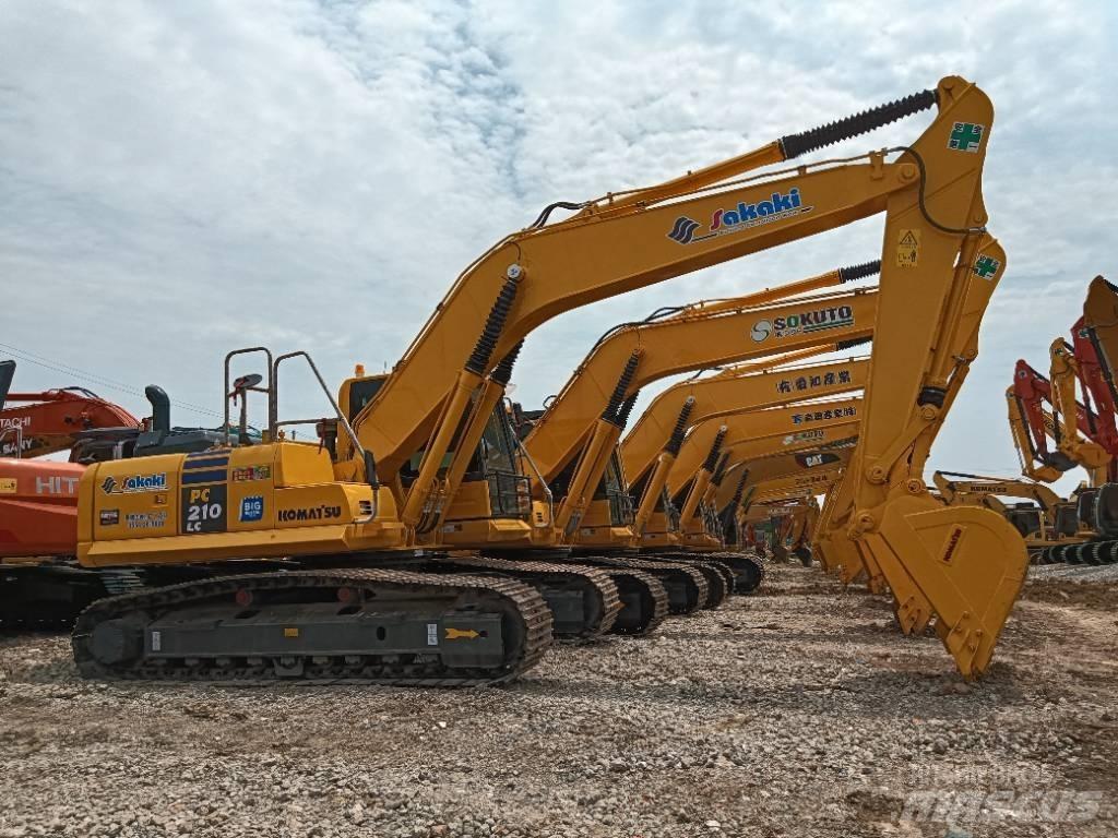 Komatsu PC 210-8 حفارات زحافة