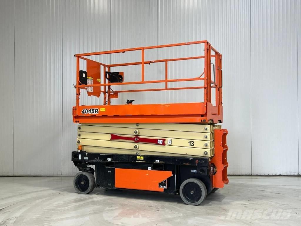 JLG 4045R رافعات مقصية الشكل