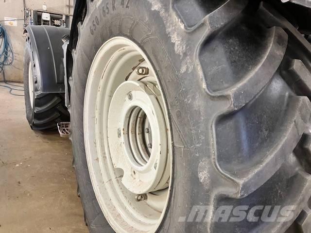 Valtra T 234 V الجرارات