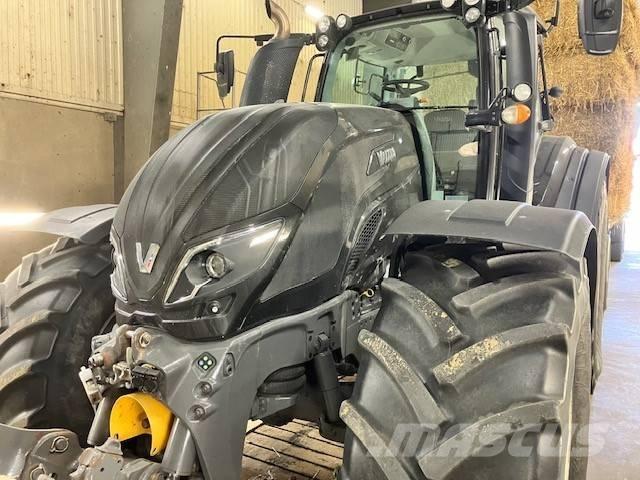 Valtra T 234 V الجرارات