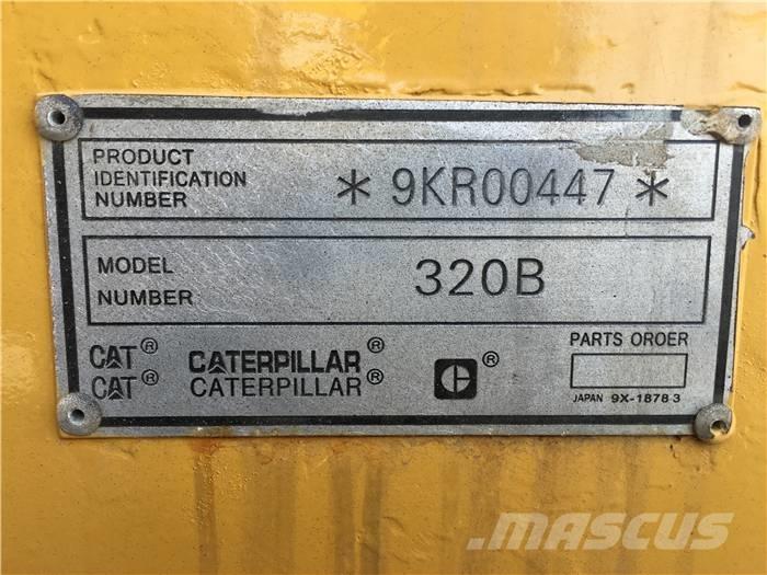 CAT 320 B حفارات زحافة