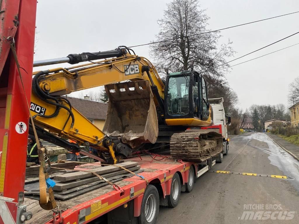 JCB JS 220 LC حفارات زحافة