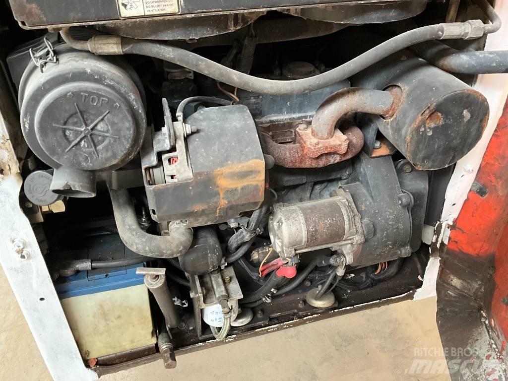 Bobcat S 70 لوادر انزلاقية التوجيه
